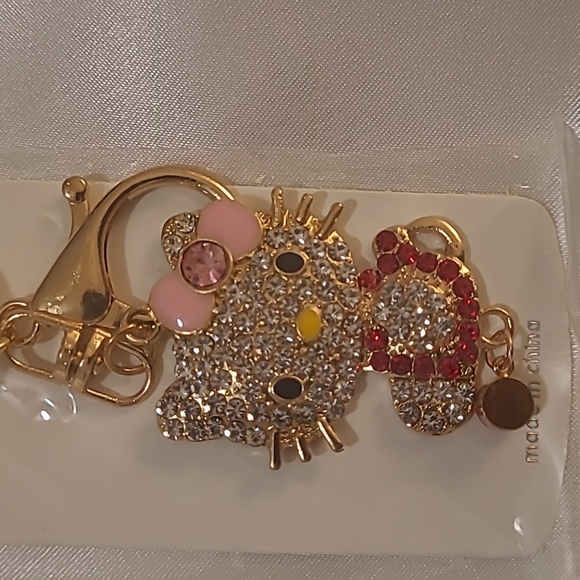 Hello Kitty Rhinestone Keychain - Picture 6 of 6